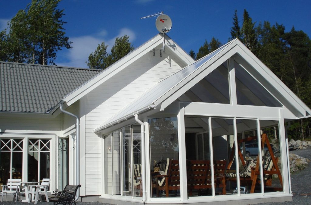 uterum limträstomme sadeltak inglasning sommar